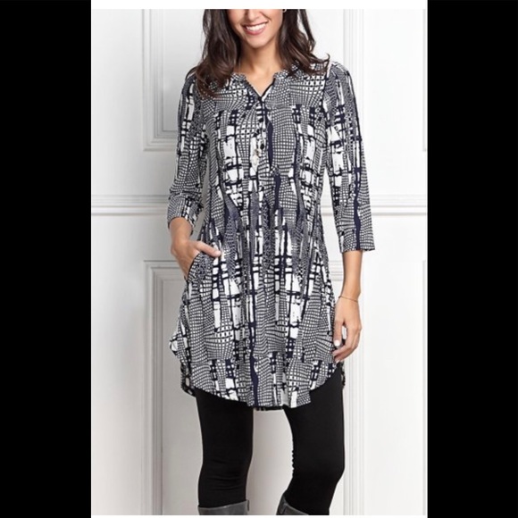 R & B Collections Tops - NAVY & WHITE 3X TUNIC DRESS TOP